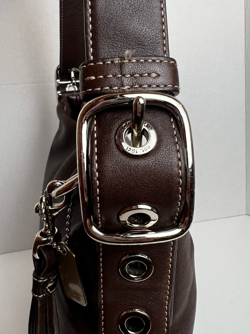 Coach Soho Duffle Brown Leather Slim Crossbody Bag Shoulder Purse Grommets 1415 - Picture 8 of 14